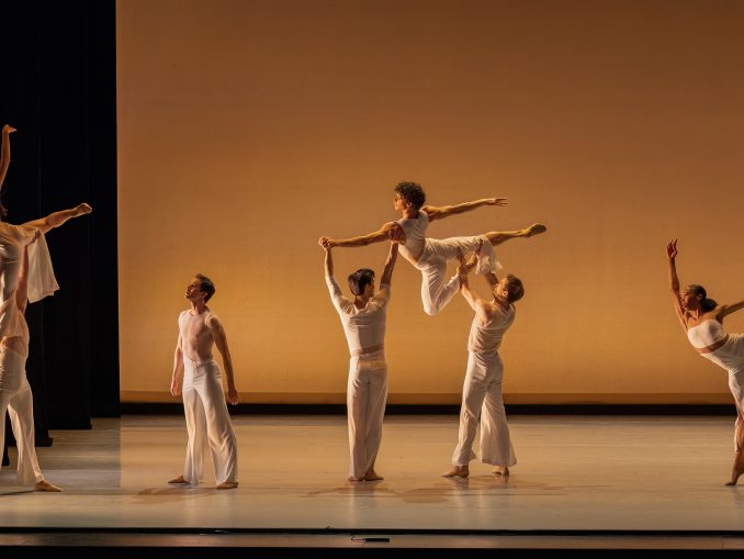 Kansas City Ballet Dancers in Caili Quan's world premiere of A Home Away. Photography by Brett Pruitt & East Market Studios.